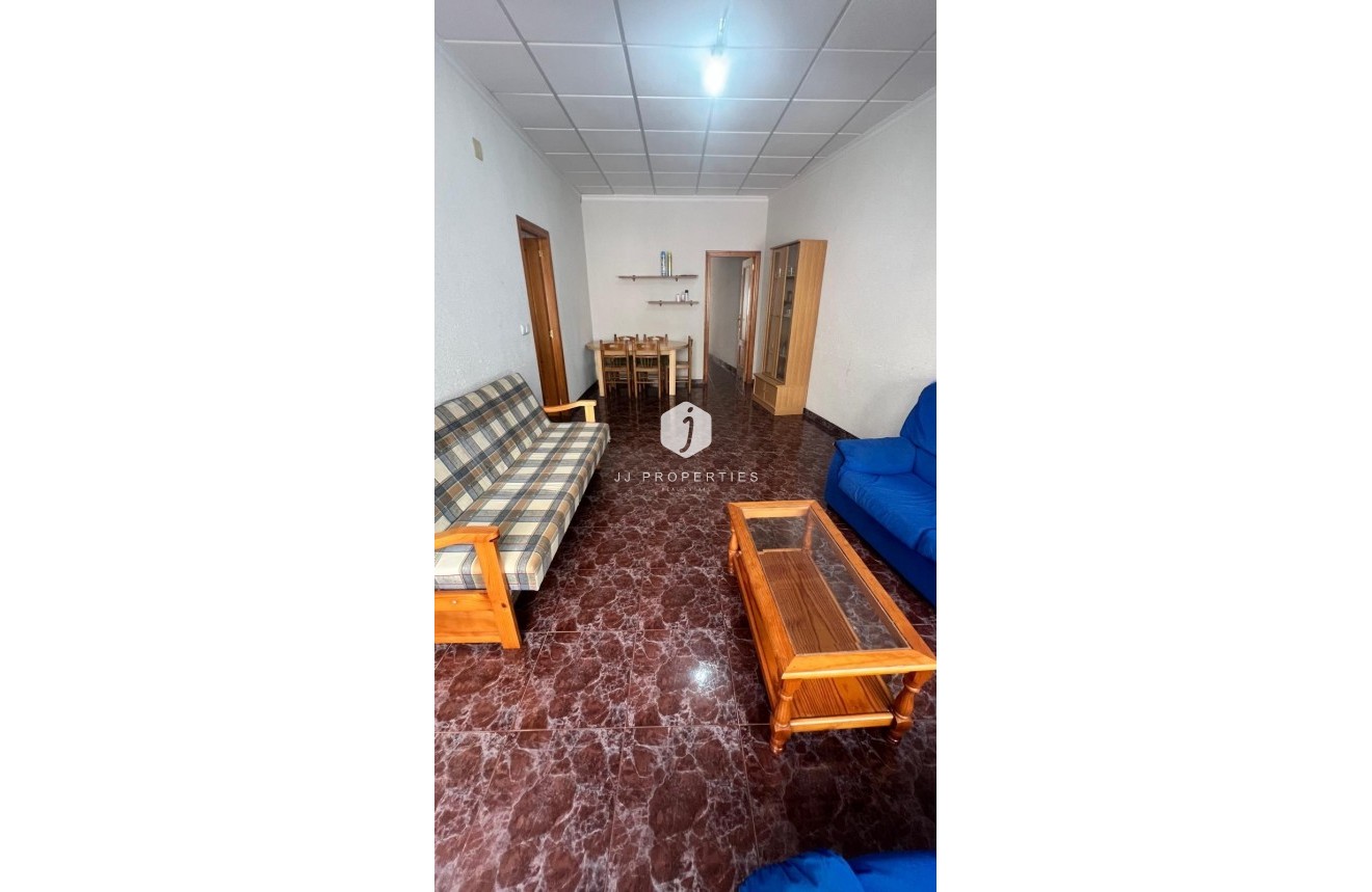 Tweedehands - Chalet -
Torrevieja - Estacion de autobuses