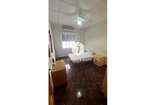 Tweedehands - Chalet -
Torrevieja - Estacion de autobuses