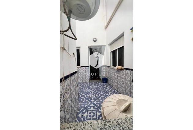 Tweedehands - Chalet -
Torrevieja - Estacion de autobuses