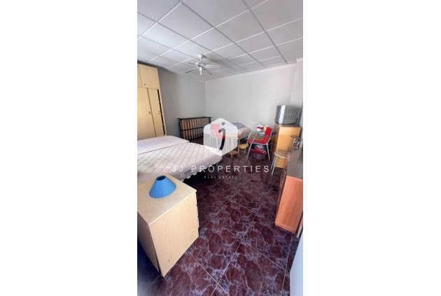 Tweedehands - Chalet -
Torrevieja - Estacion de autobuses