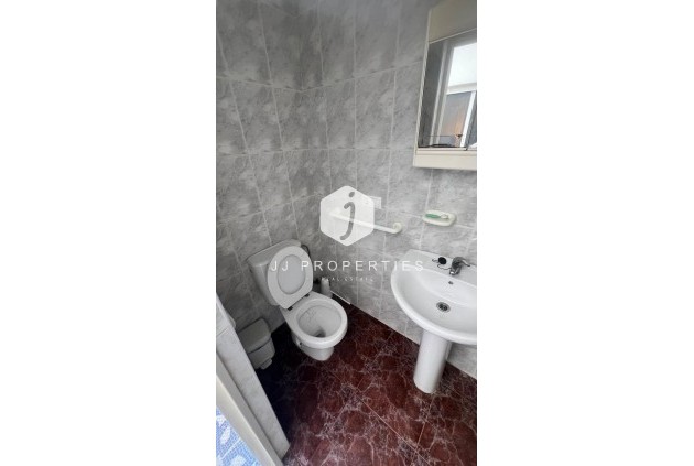 Tweedehands - Chalet -
Torrevieja - Estacion de autobuses