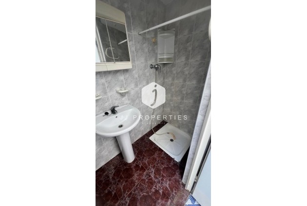 Tweedehands - Chalet -
Torrevieja - Estacion de autobuses