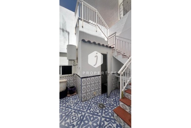 Tweedehands - Chalet -
Torrevieja - Estacion de autobuses