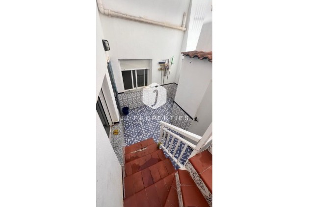 Tweedehands - Chalet -
Torrevieja - Estacion de autobuses