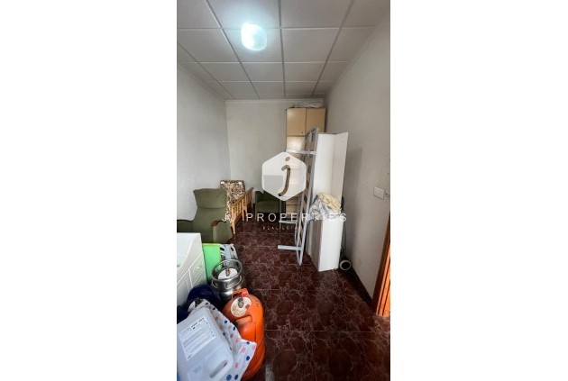 Tweedehands - Chalet -
Torrevieja - Estacion de autobuses