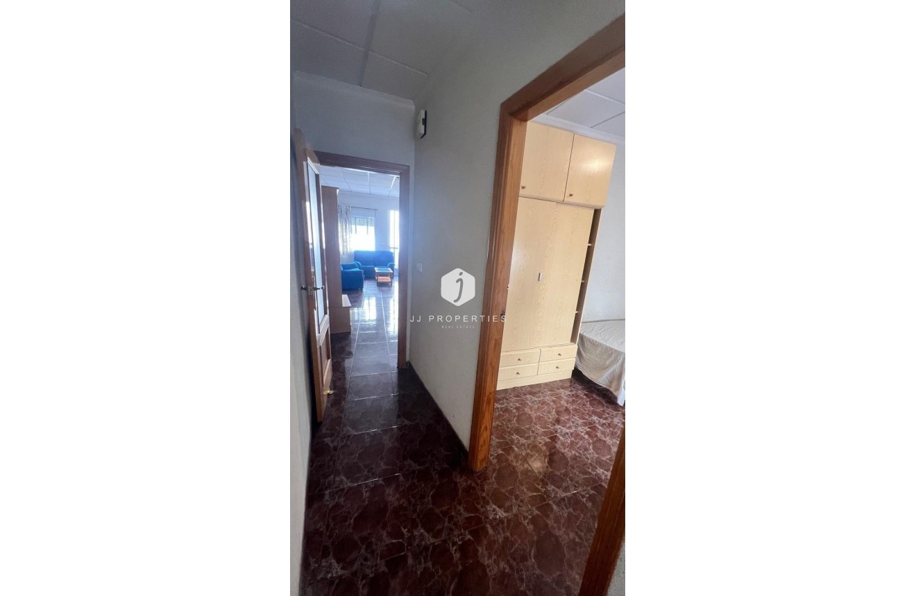 Tweedehands - Chalet -
Torrevieja - Estacion de autobuses