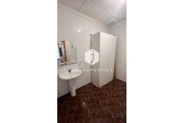 Tweedehands - Chalet -
Torrevieja - Estacion de autobuses