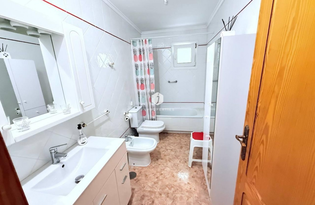 Tweedehands - Appartement / flat -
Torrevieja - La Mata