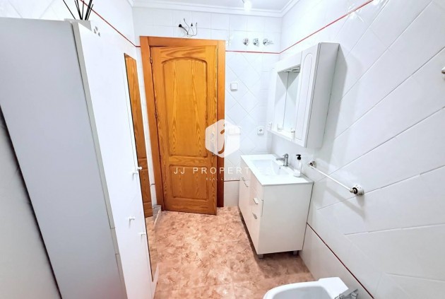 Tweedehands - Appartement / flat -
Torrevieja - La Mata