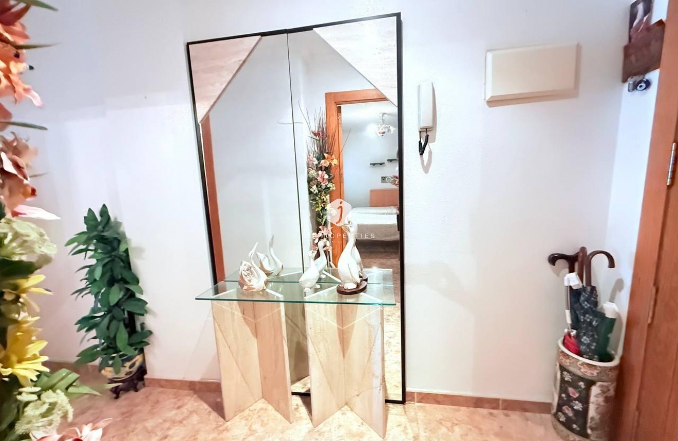 Tweedehands - Appartement / flat -
Torrevieja - La Mata