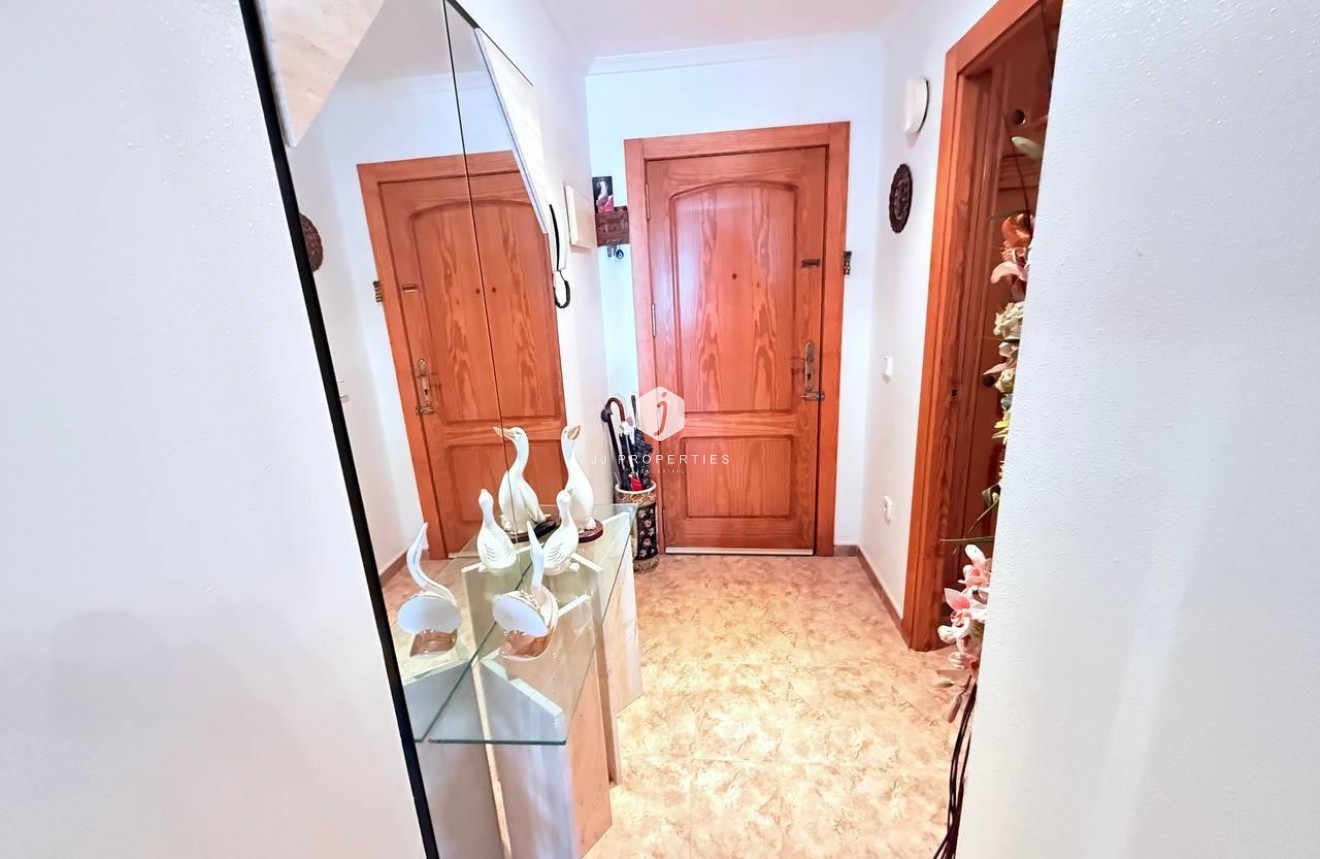 Tweedehands - Appartement / flat -
Torrevieja - La Mata