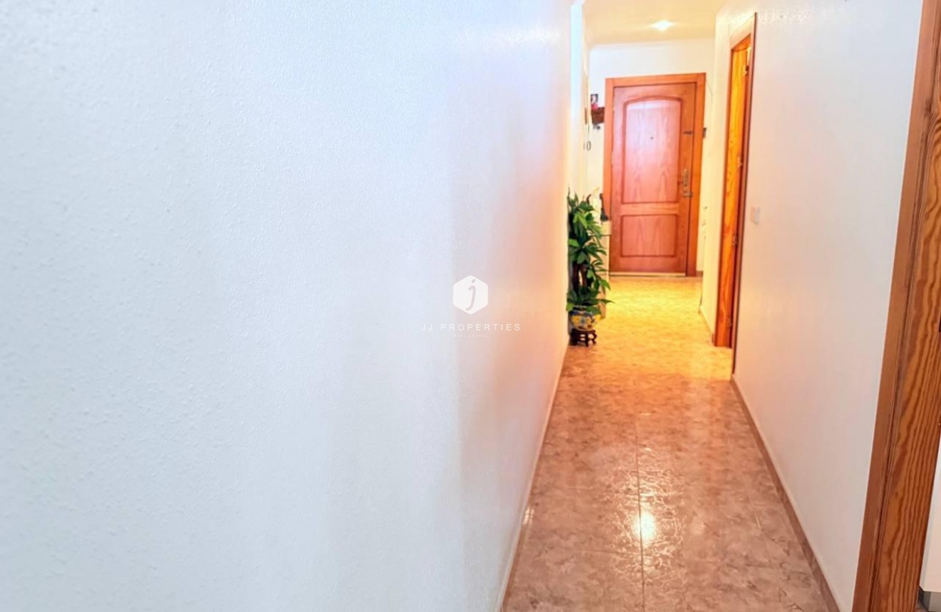 Tweedehands - Appartement / flat -
Torrevieja - La Mata