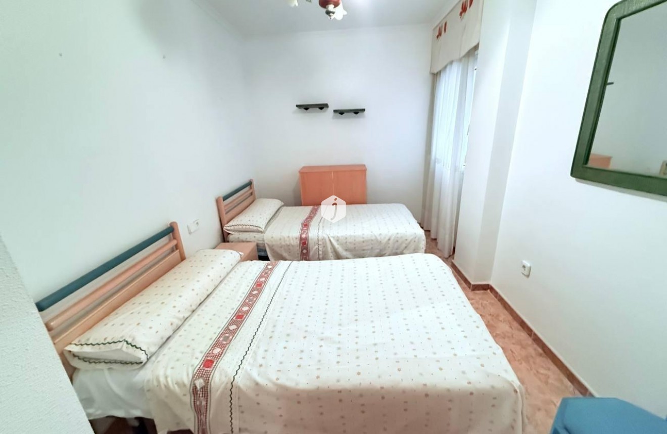 Tweedehands - Appartement / flat -
Torrevieja - La Mata