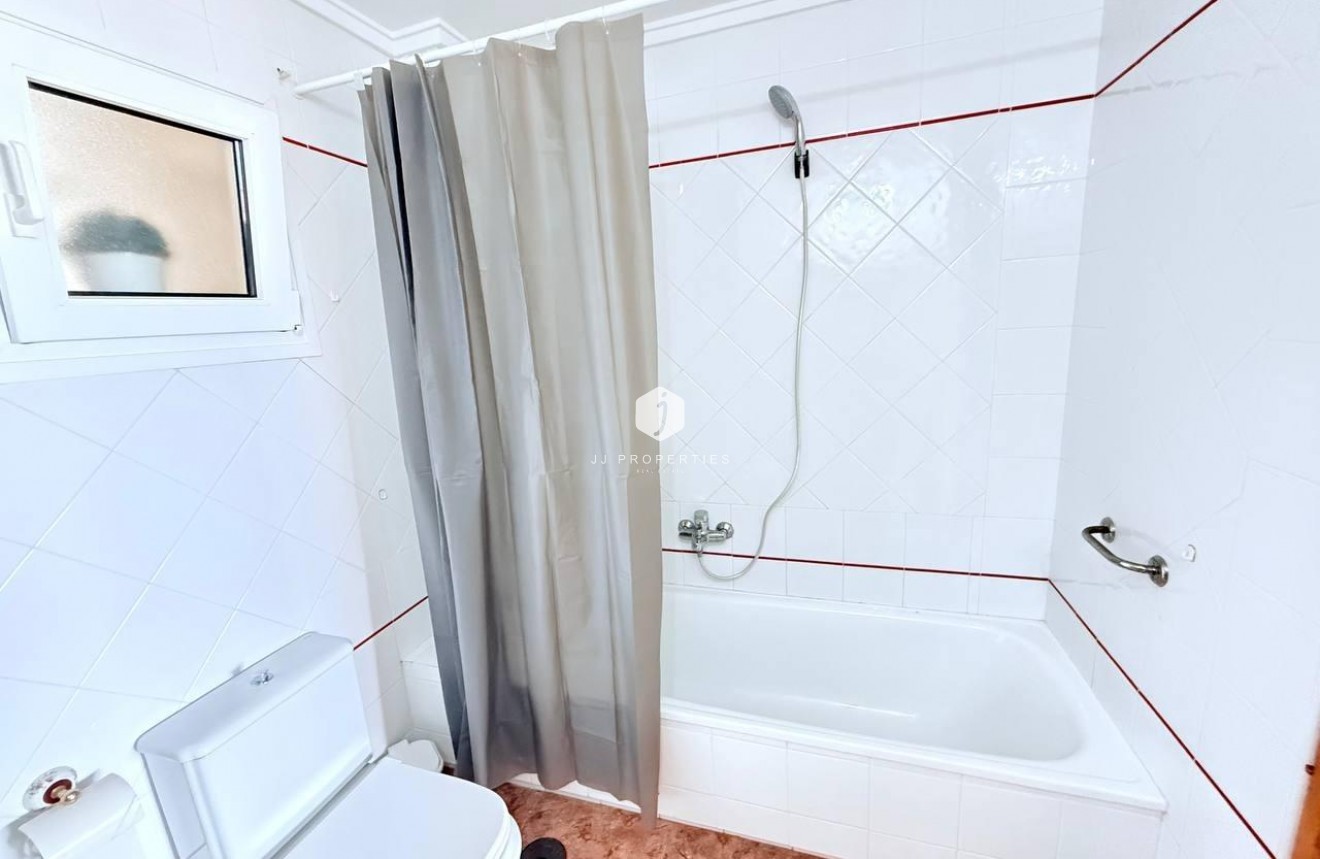 Tweedehands - Appartement / flat -
Torrevieja - La Mata