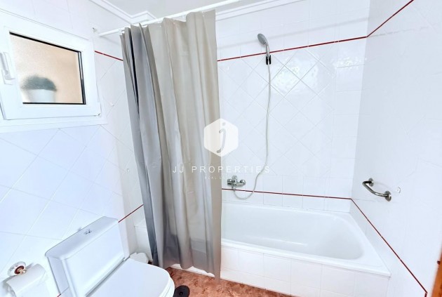 Tweedehands - Appartement / flat -
Torrevieja - La Mata