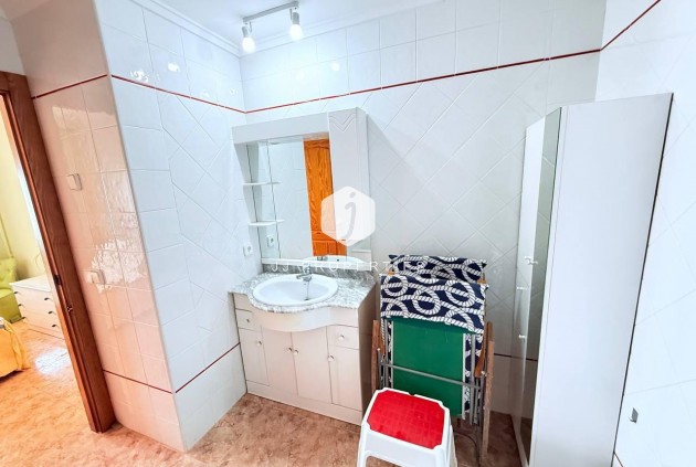 Tweedehands - Appartement / flat -
Torrevieja - La Mata