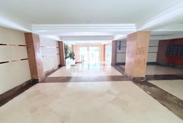 Tweedehands - Appartement / flat -
Torrevieja - La Mata