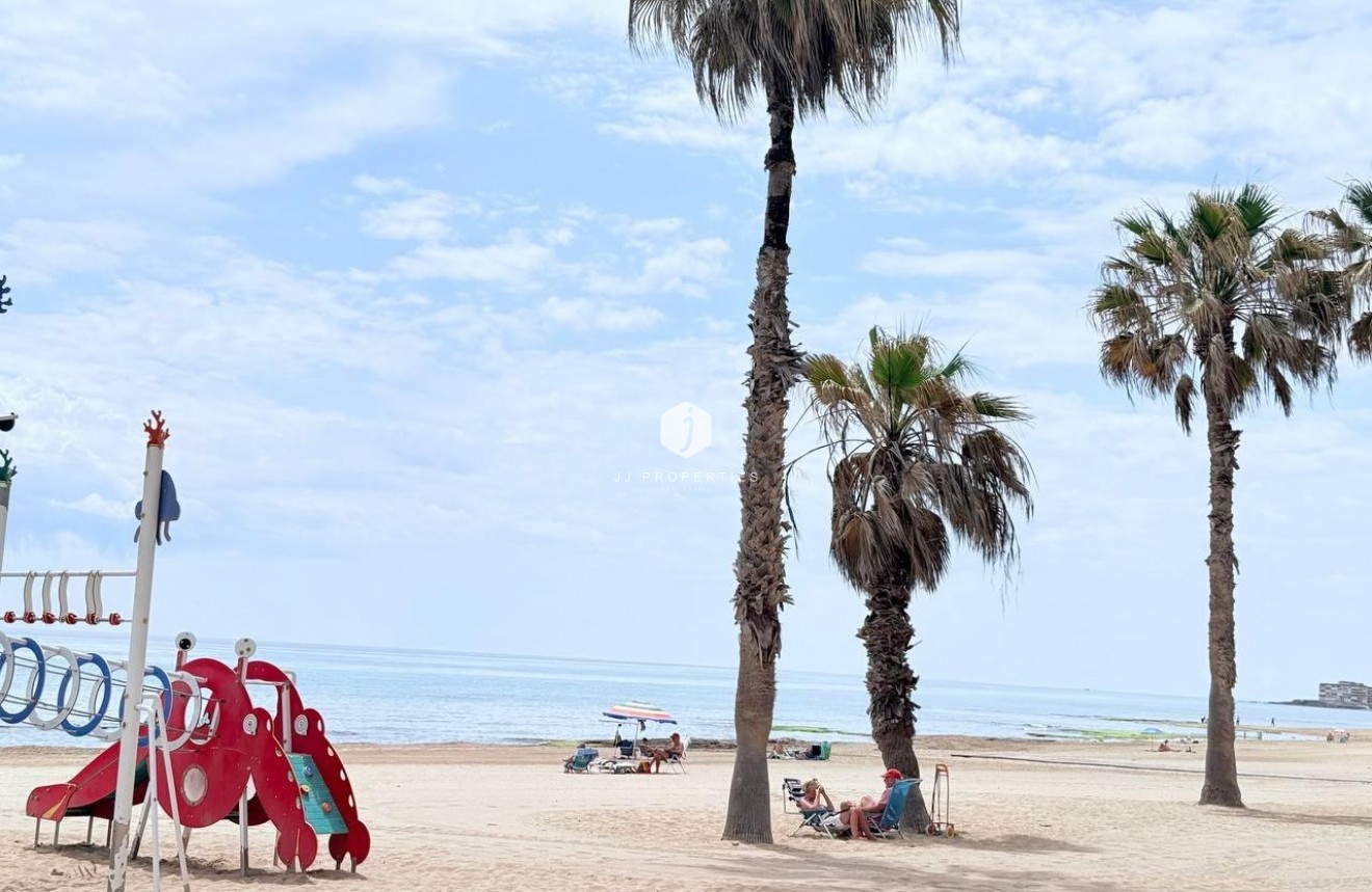 Tweedehands - Appartement / flat -
Torrevieja - La Mata