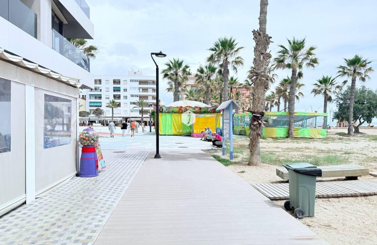Tweedehands - Appartement / flat -
Torrevieja - La Mata