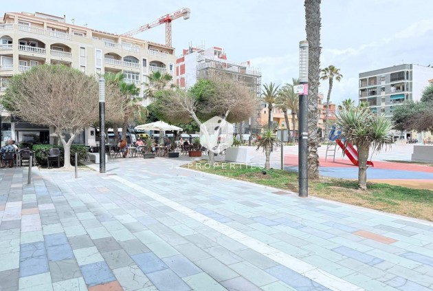 Tweedehands - Appartement / flat -
Torrevieja - La Mata
