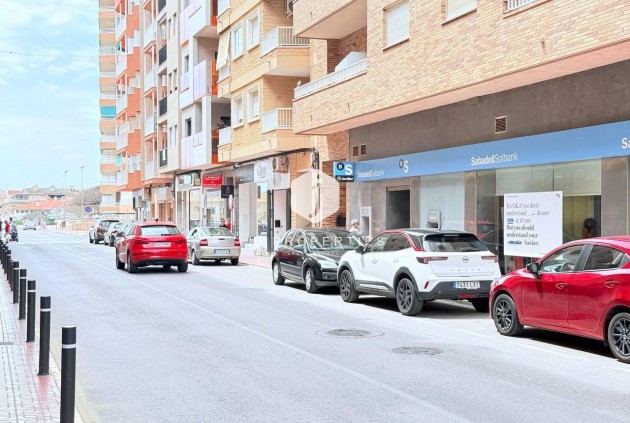 Tweedehands - Appartement / flat -
Torrevieja - La Mata