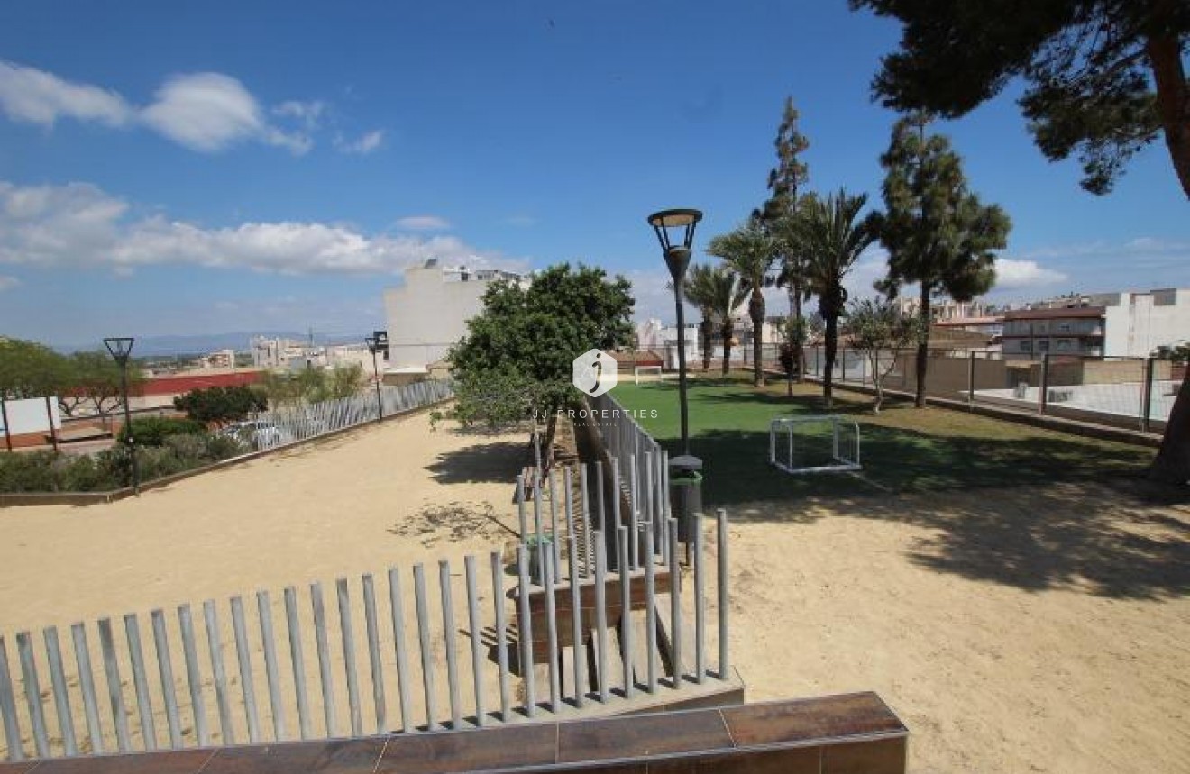 Tweedehands - Chalet -
Guardamar del Segura - Centro