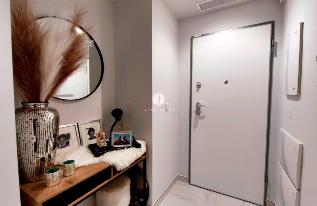 Tweedehands - Appartement / flat -
Playa Flamenca - Costa Blanca