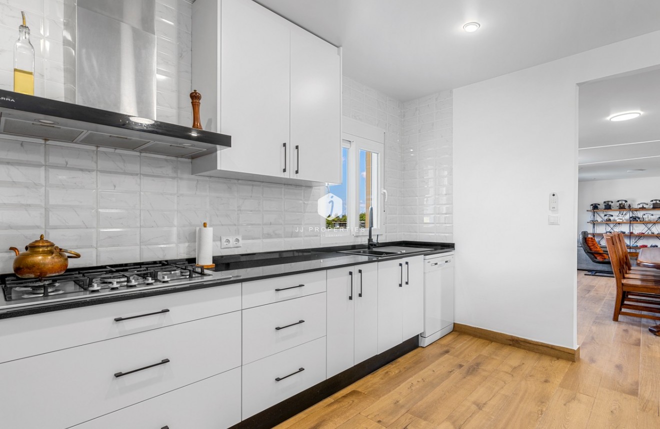 Tweedehands - Villa -
Los Montesinos - Costa Blanca