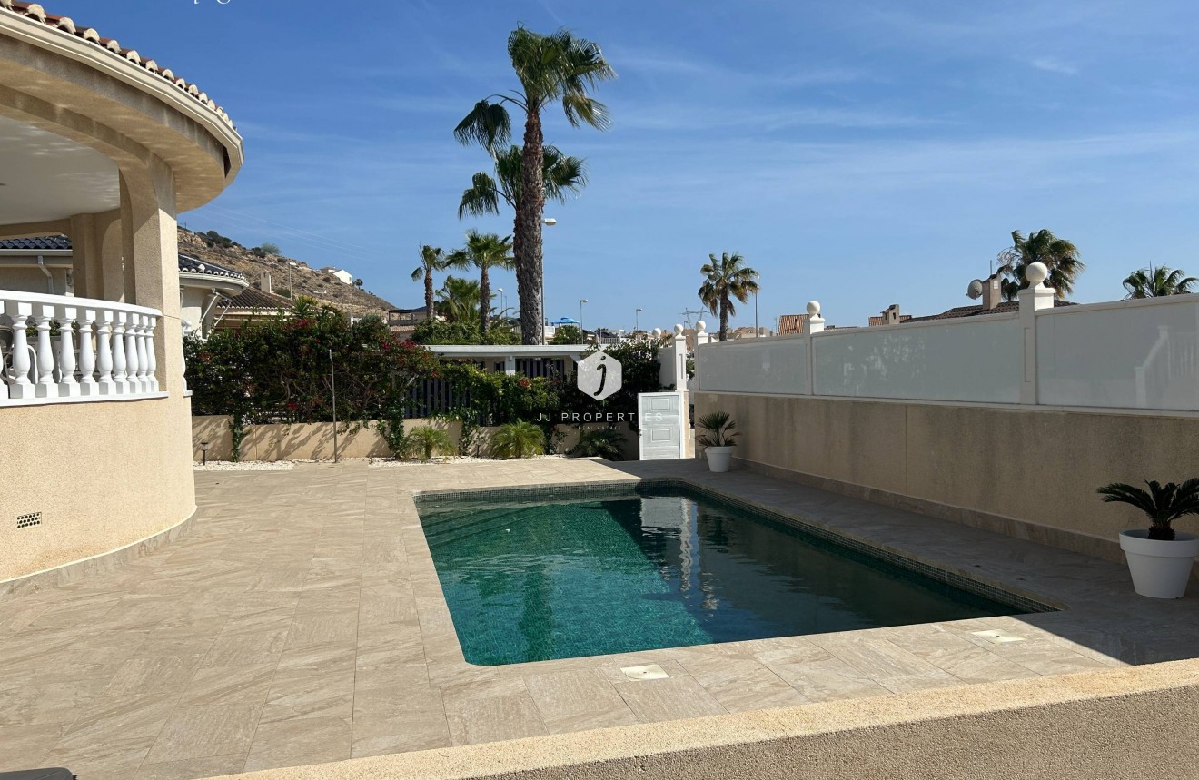 Tweedehands - Villa -
Ciudad Quesada - Benimar