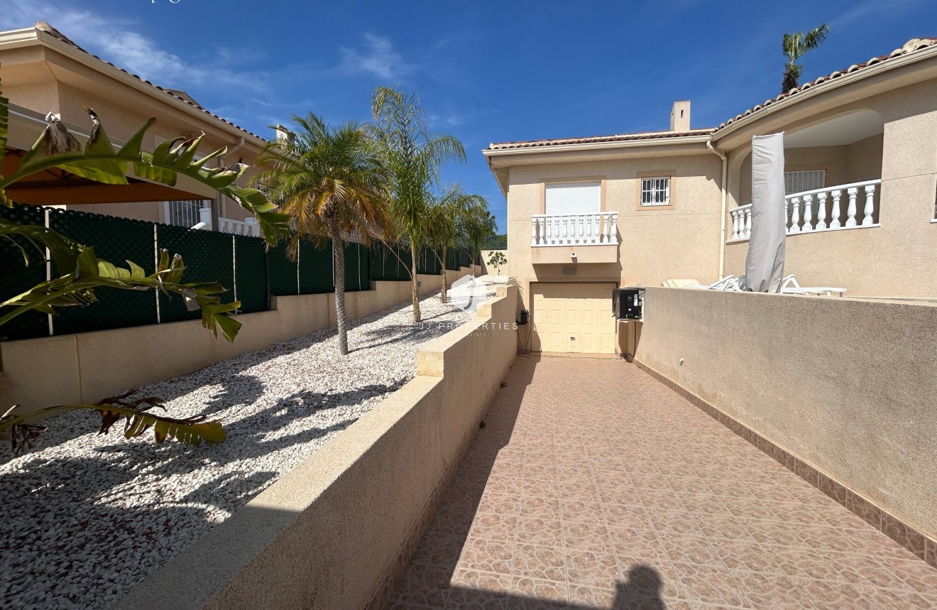 Tweedehands - Villa -
Ciudad Quesada - Benimar