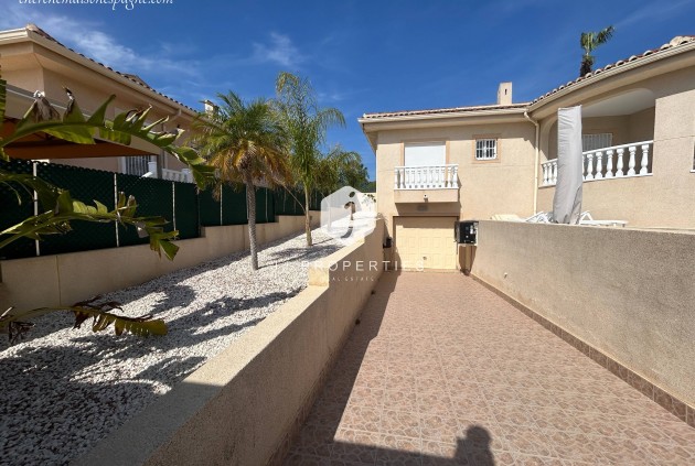 Tweedehands - Villa -
Ciudad Quesada - Benimar