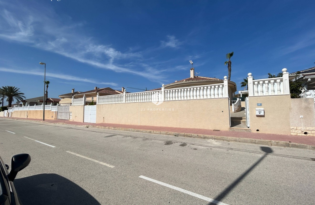 Tweedehands - Villa -
Ciudad Quesada - Benimar