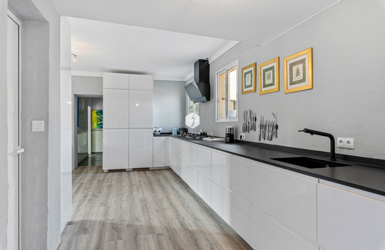 Tweedehands - Villa -
Los Montesinos - Costa Blanca