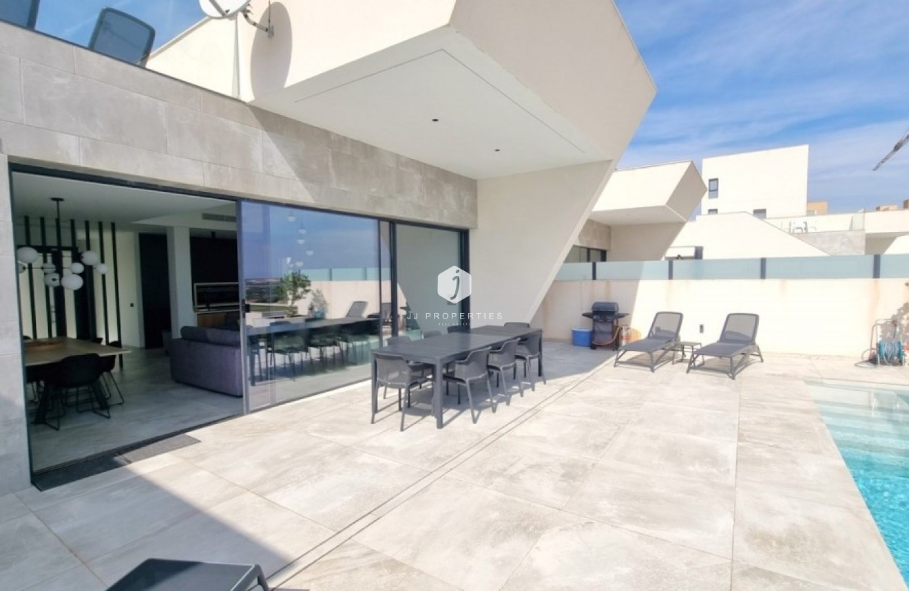 Tweedehands - Villa -
Rojales - Inland