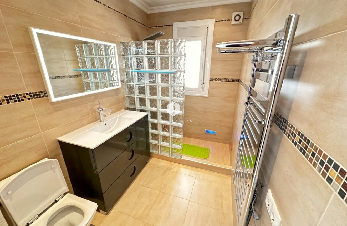 Tweedehands - Villa -
Ciudad Quesada - Costa Blanca