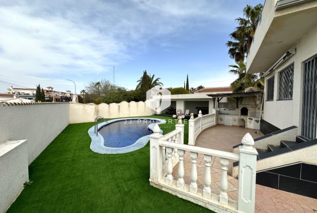 Tweedehands - Villa -
Ciudad Quesada - Costa Blanca
