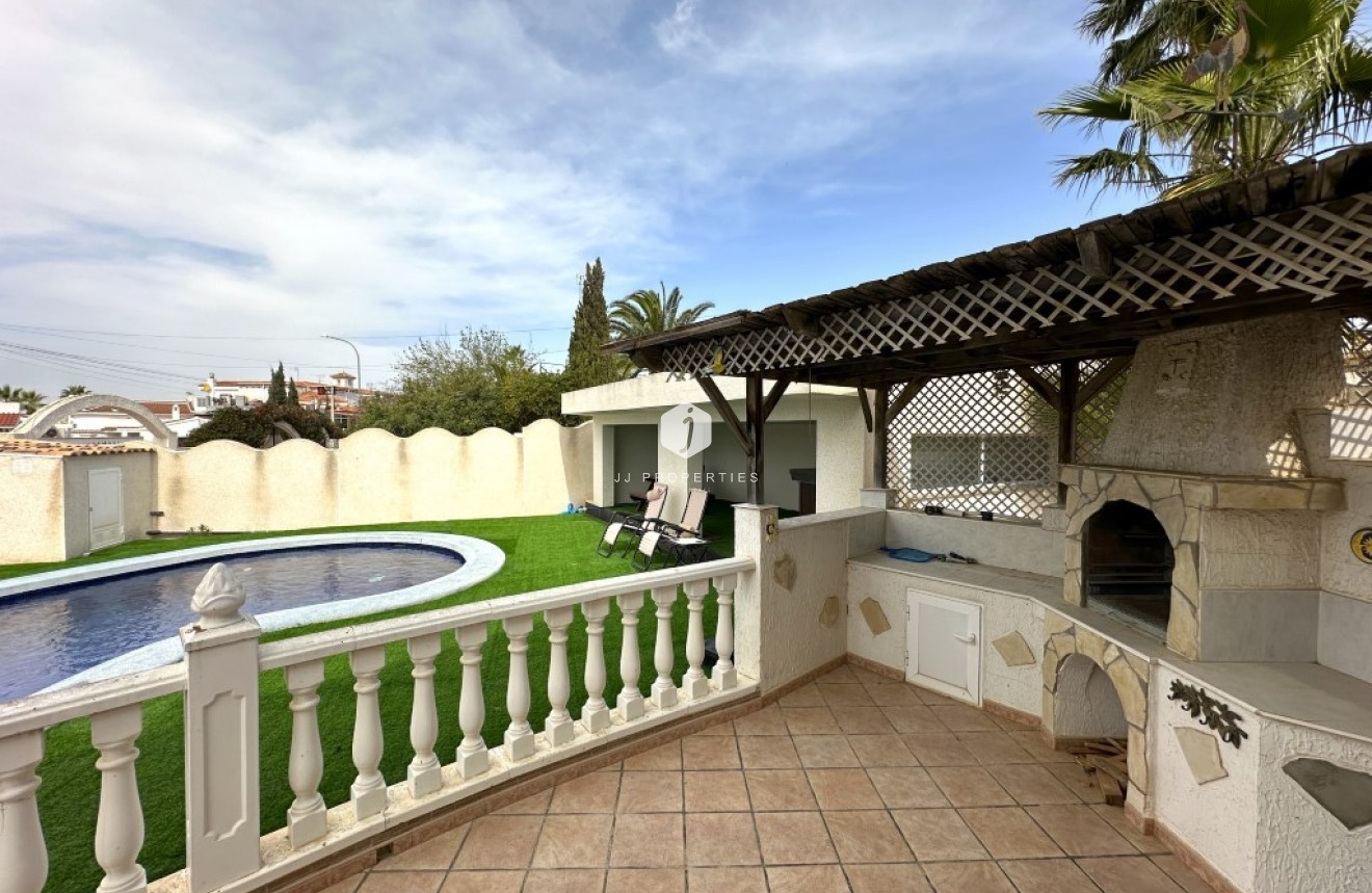 Tweedehands - Villa -
Ciudad Quesada - Costa Blanca