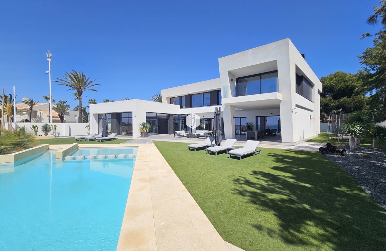Tweedehands - Villa -
Cabo Roig - Costa Blanca
