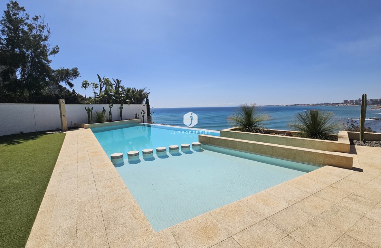 Tweedehands - Villa -
Cabo Roig - Costa Blanca