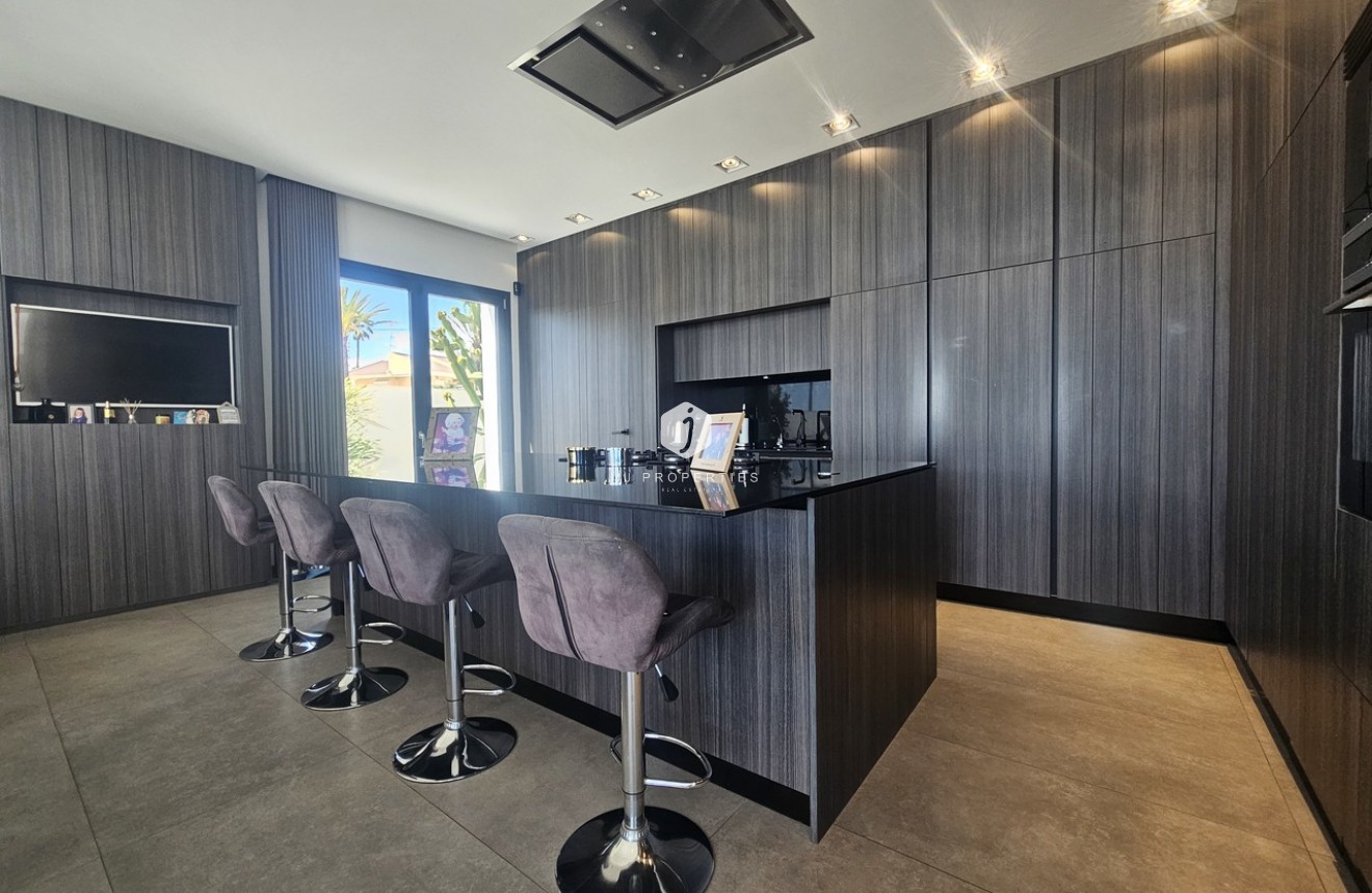 Tweedehands - Villa -
Cabo Roig - Costa Blanca