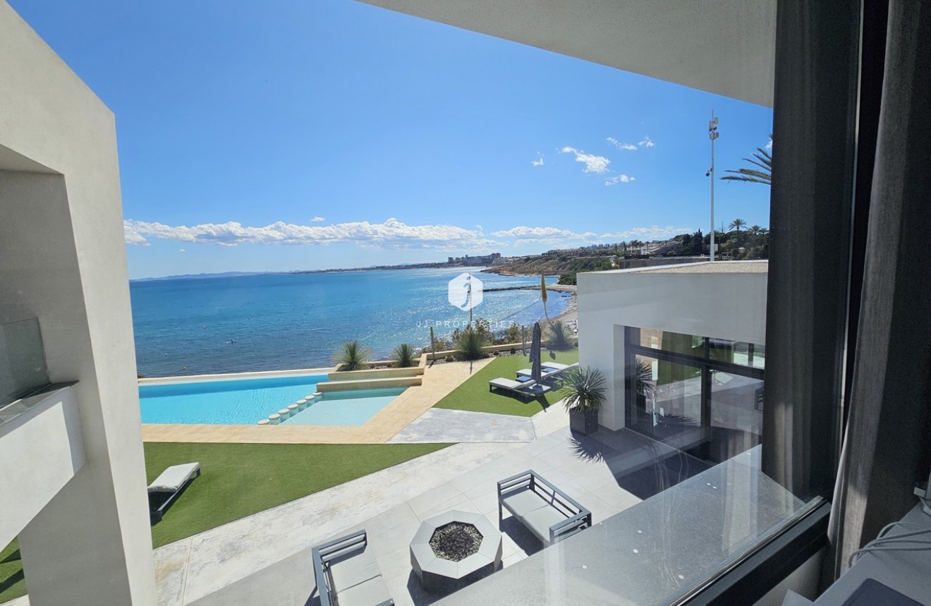 Tweedehands - Villa -
Cabo Roig - Costa Blanca
