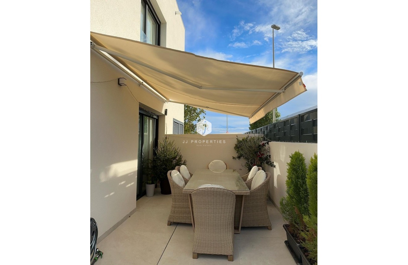 Z drugiej ręki - Villa -
Benijofar