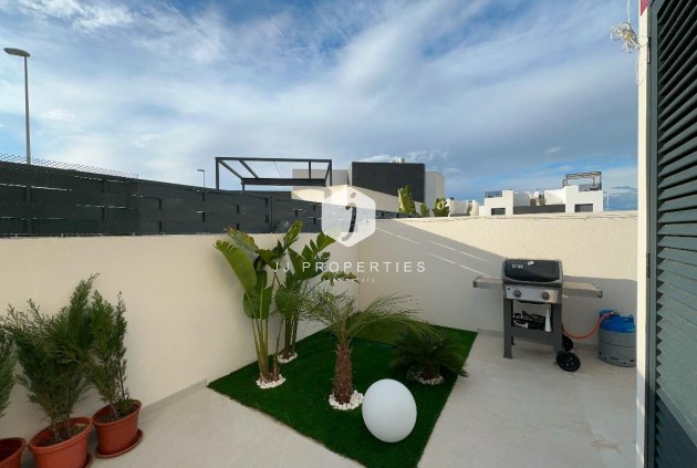 Z drugiej ręki - Villa -
Benijofar