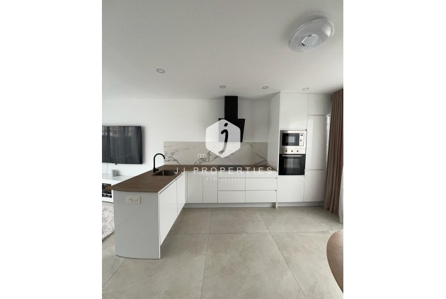 Z drugiej ręki - Villa -
Benijofar