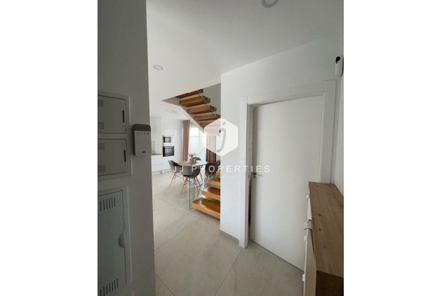 Z drugiej ręki - Villa -
Benijofar