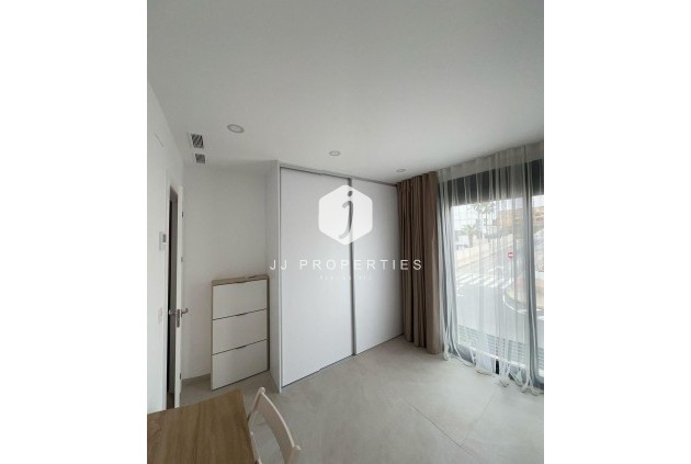 Z drugiej ręki - Villa -
Benijofar