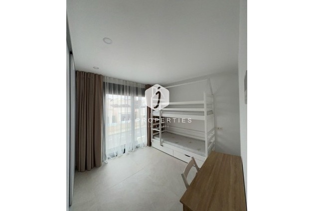 Z drugiej ręki - Villa -
Benijofar