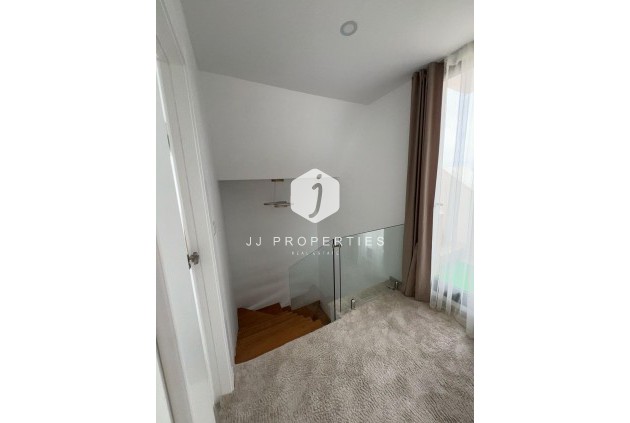 Z drugiej ręki - Villa -
Benijofar