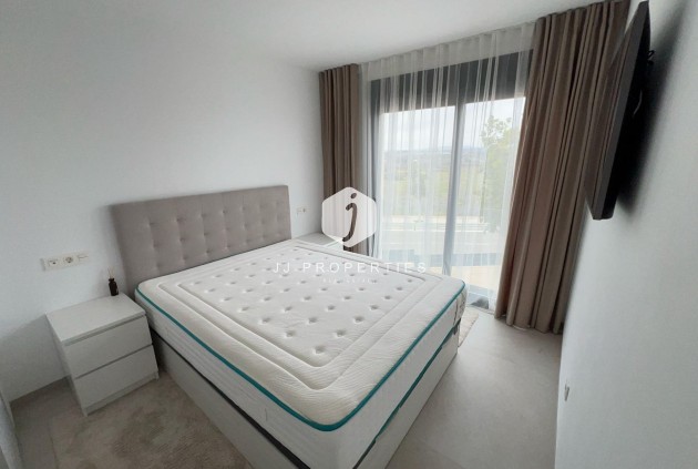 Z drugiej ręki - Villa -
Benijofar