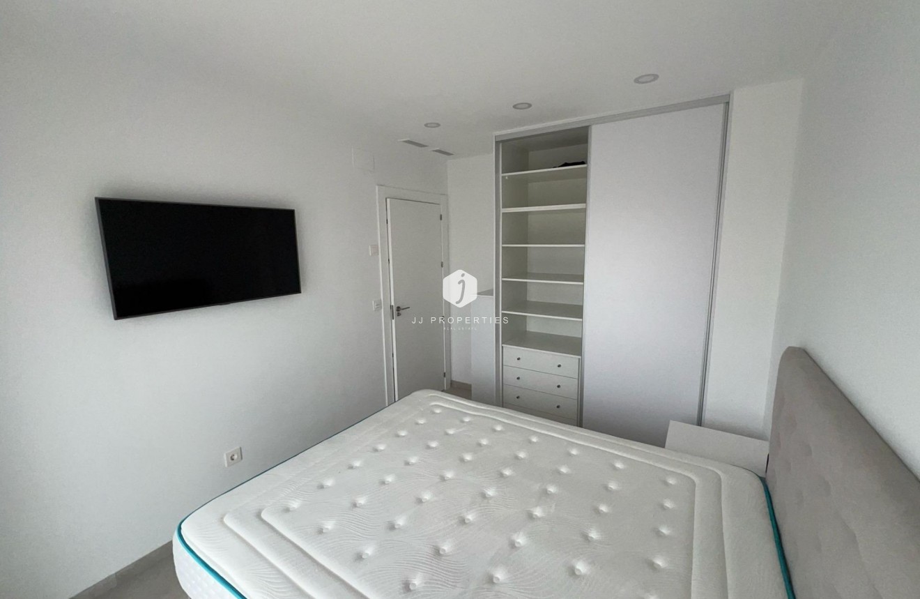 Z drugiej ręki - Villa -
Benijofar